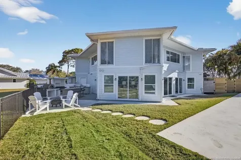 10355 Seagrape Way Palm Beach Gardens FL 33418