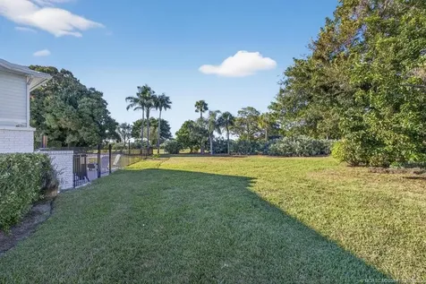 10355 Seagrape Way Palm Beach Gardens FL 33418