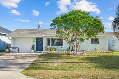 2602 SE Jackson Street Stuart FL 34997