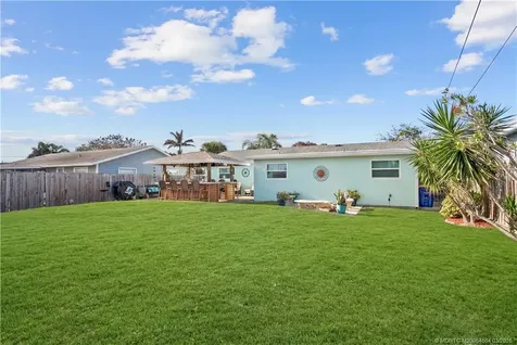 2602 SE Jackson Street Stuart FL 34997