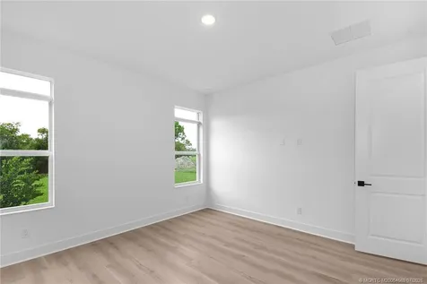 299 SE Via Sangro Port St Lucie FL 34952