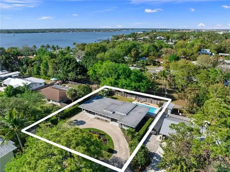 530 SW Manor Drive Stuart FL 34994