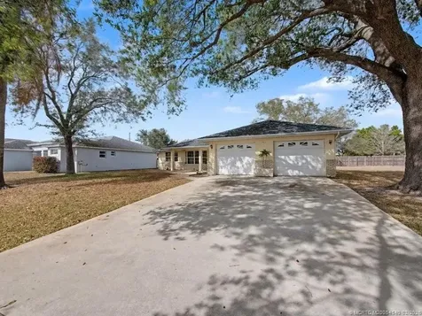 401 SW Ridgecrest Drive Port St Lucie FL 34953