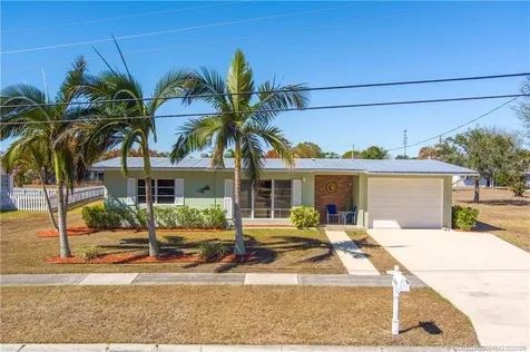 2814 SE Treasure Island Road Port St Lucie FL 34952