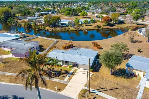 2814 SE Treasure Island Road Port St Lucie FL 34952