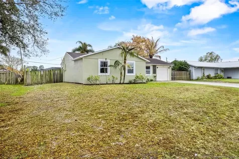 1090 SW Janette Avenue Port St Lucie FL 34953