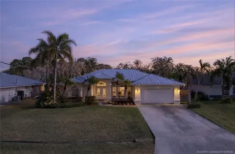 737 SW Dalton Circle Port St Lucie FL 34953