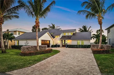 4230 NE Joes Point Road Stuart FL 34996
