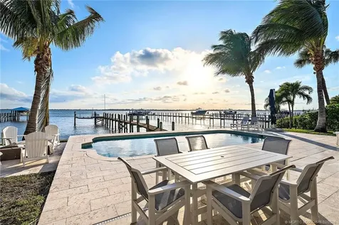 4230 NE Joes Point Road Stuart FL 34996