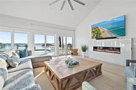 4230 NE Joes Point Road Stuart FL 34996