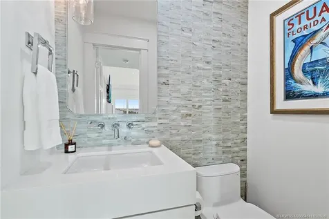 4230 NE Joes Point Road Stuart FL 34996