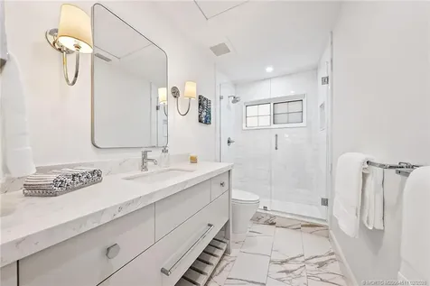 4230 NE Joes Point Road Stuart FL 34996