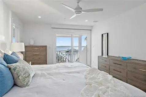 4230 NE Joes Point Road Stuart FL 34996