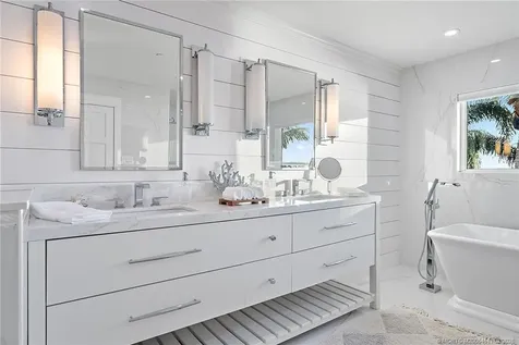 4230 NE Joes Point Road Stuart FL 34996