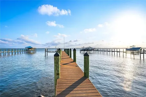 4230 NE Joes Point Road Stuart FL 34996