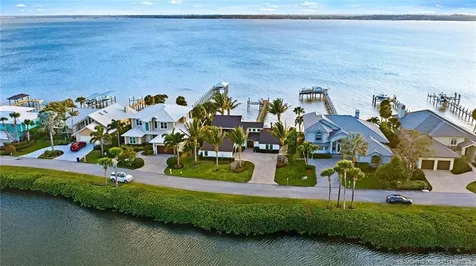 4230 NE Joes Point Road Stuart FL 34996