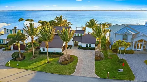 4230 NE Joes Point Road Stuart FL 34996