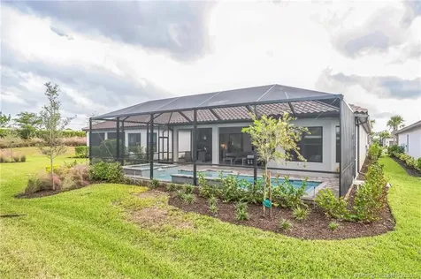 15111 Pescara Street Naples FL 34114