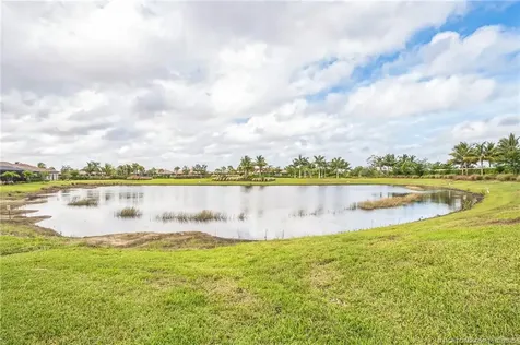 15111 Pescara Street Naples FL 34114