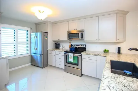 4680 NE Sandpebble Trace Stuart FL 34996