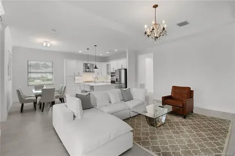 279 SE Via Bisento Port St Lucie FL 34952