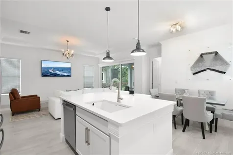 279 SE Via Bisento Port St Lucie FL 34952