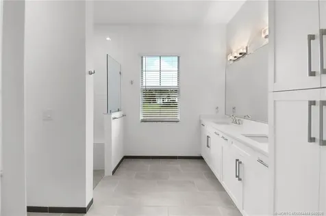 279 SE Via Bisento Port St Lucie FL 34952