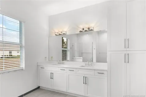 279 SE Via Bisento Port St Lucie FL 34952