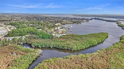279 SE Via Bisento Port St Lucie FL 34952