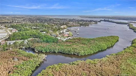 279 SE Via Bisento Port St Lucie FL 34952