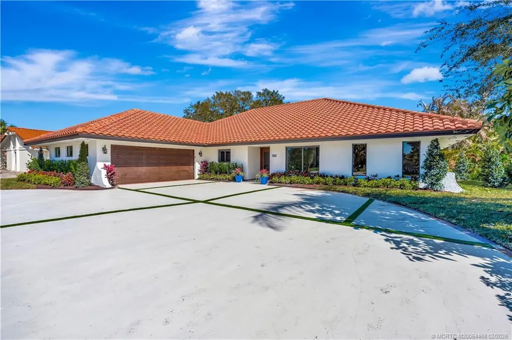 3984 SE Fairway E Stuart FL 34997