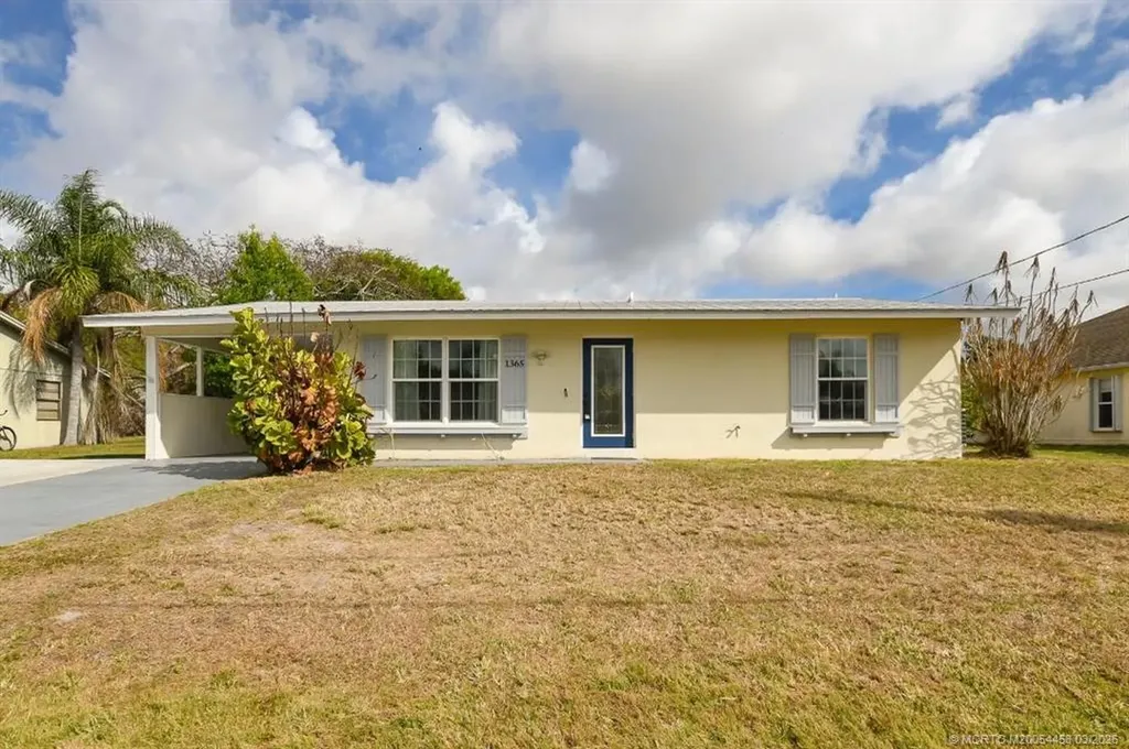 1365 SW Gastador Avenue Port St Lucie FL 34953