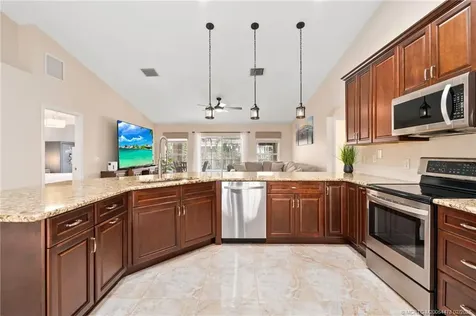 537 SW Laconic Avenue SW Port St Lucie FL 34953