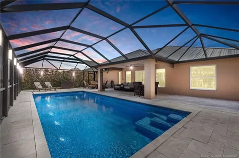 537 SW Laconic Avenue SW Port St Lucie FL 34953