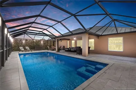 537 SW Laconic Avenue SW Port St Lucie FL 34953