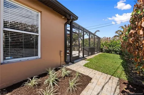 537 SW Laconic Avenue SW Port St Lucie FL 34953