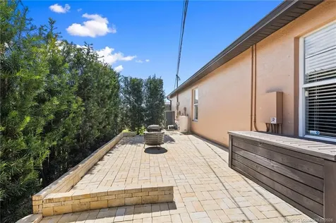 537 SW Laconic Avenue SW Port St Lucie FL 34953