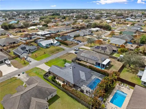 537 SW Laconic Avenue SW Port St Lucie FL 34953