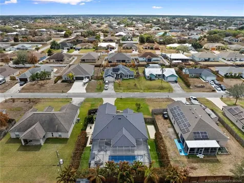 537 SW Laconic Avenue SW Port St Lucie FL 34953