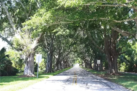 7852 SE Sugar Sand Circle Hobe Sound FL 33455