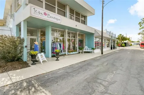 7852 SE Sugar Sand Circle Hobe Sound FL 33455