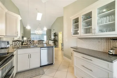 7852 SE Sugar Sand Circle Hobe Sound FL 33455