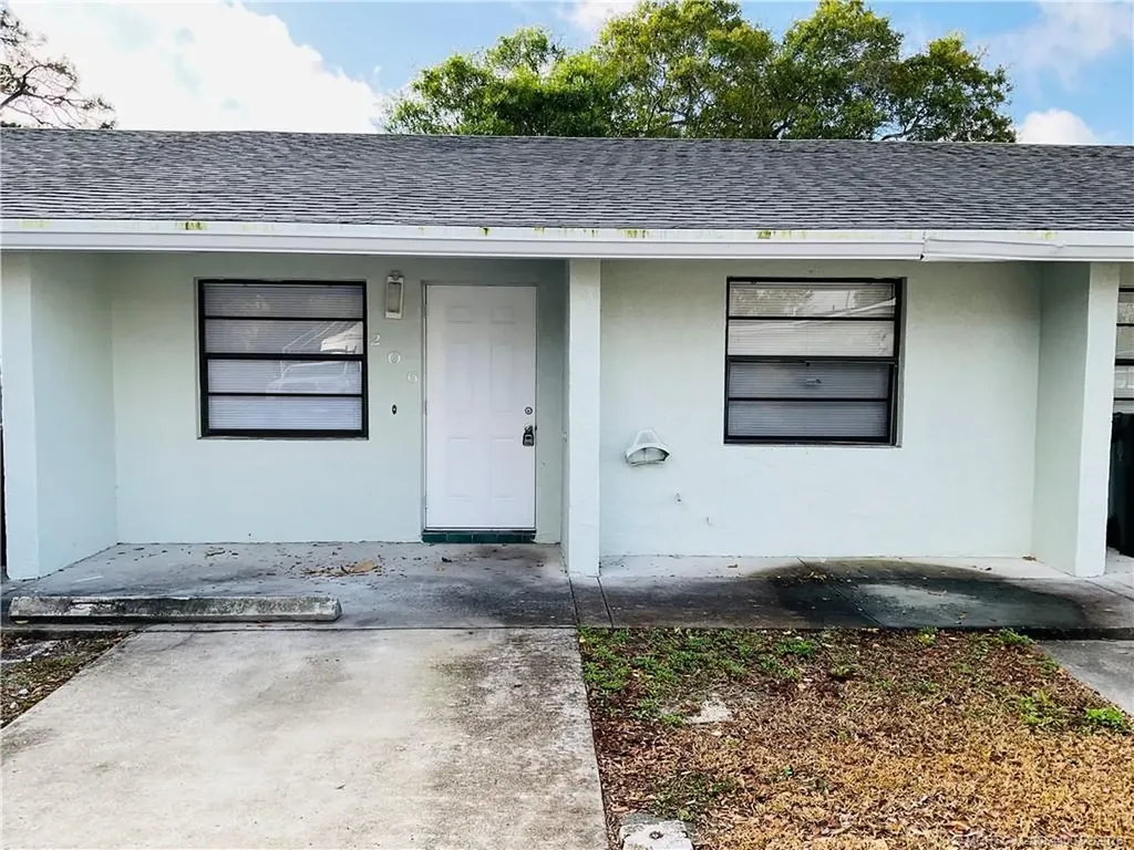 206 N 28th Street Fort Pierce FL 34947