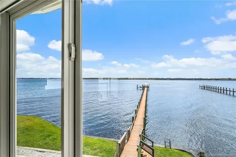 2318 NW Bay Colony Court Stuart FL 34994