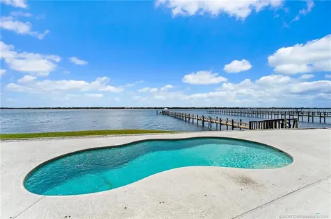 2318 NW Bay Colony Court Stuart FL 34994