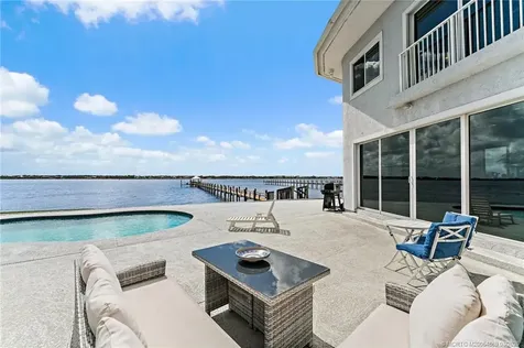 2318 NW Bay Colony Court Stuart FL 34994