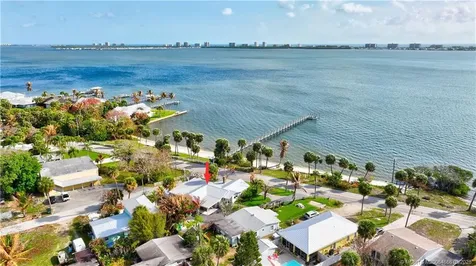 4490 NE Indian River Drive Jensen Beach FL 34957