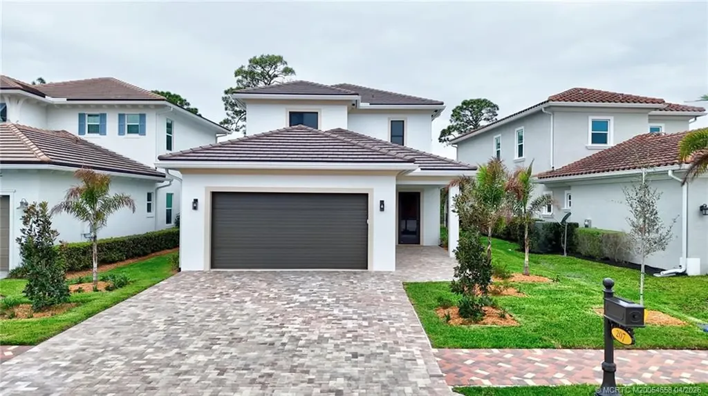 207 SE Via Bisento Port St Lucie FL 34952