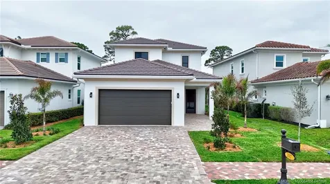 207 SE Via Bisento Port St Lucie FL 34952