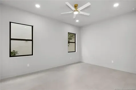 207 SE Via Bisento Port St Lucie FL 34952
